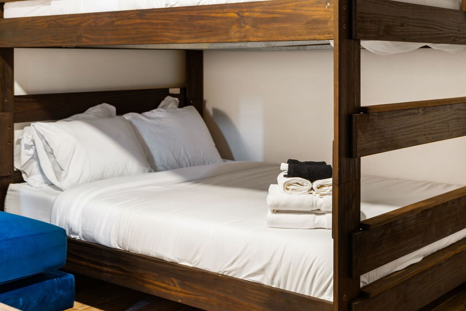 Building Photo - 1418 N Talman Ave