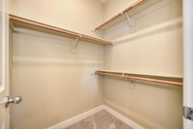 Building Photo - 3 Bed 2.5 Bath 2 Car Garage in Natomas
