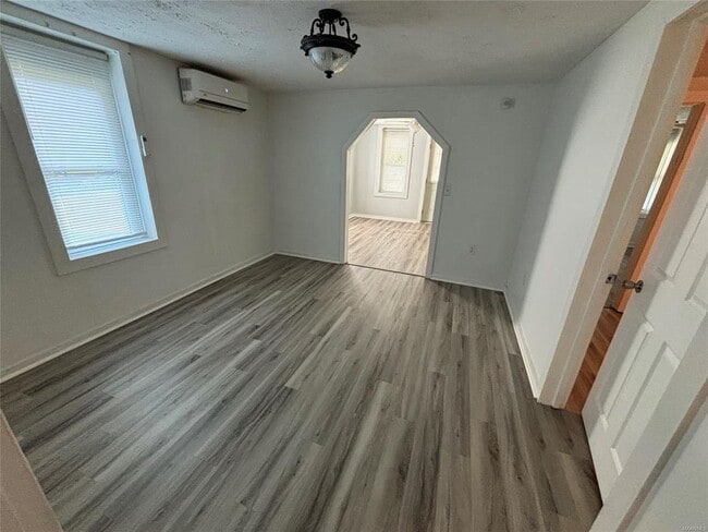 Building Photo - 462 Warren Cir