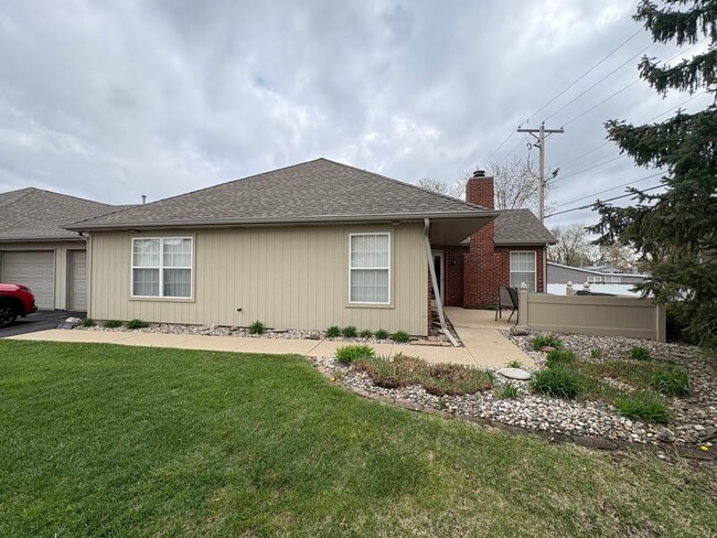 Building Photo - 229 Steeplechase Cir