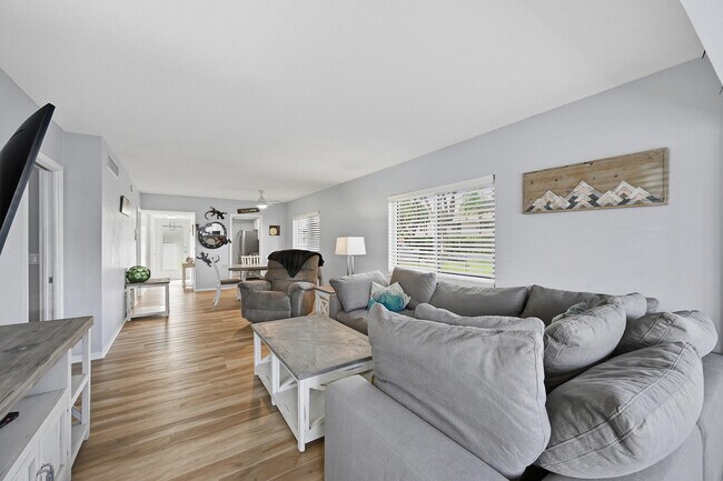 Building Photo - 3401 Spanish Trail