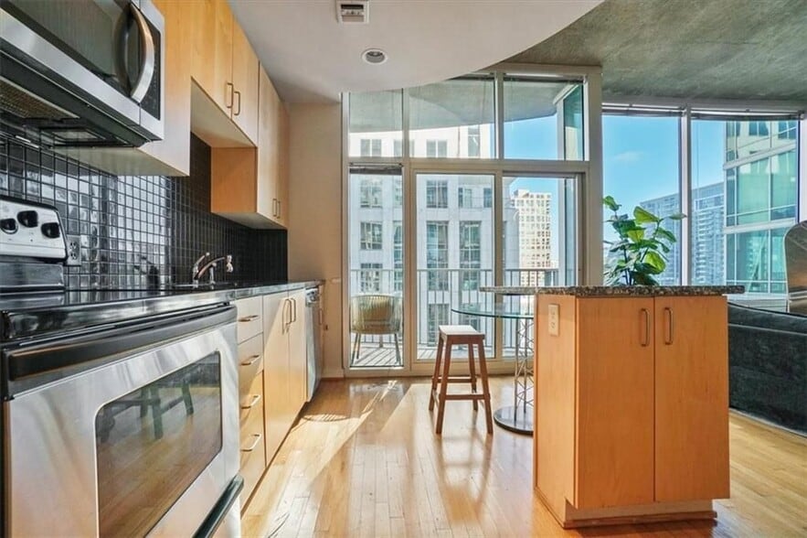 Building Photo - 943 Peachtree St NE