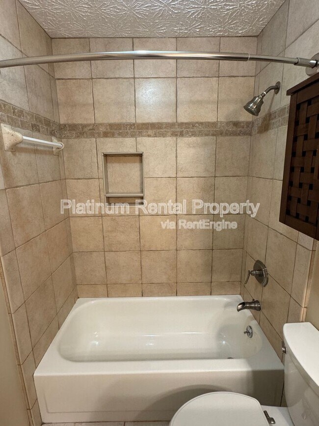 Building Photo - 2270 Turtle Club Dr NE