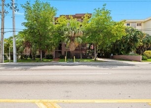 Building Photo - 605 NW 72nd Ave