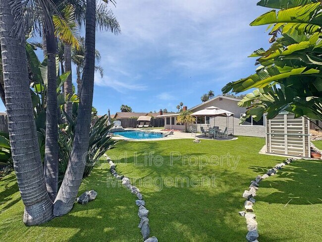 Building Photo - 1429 Esperanza Way