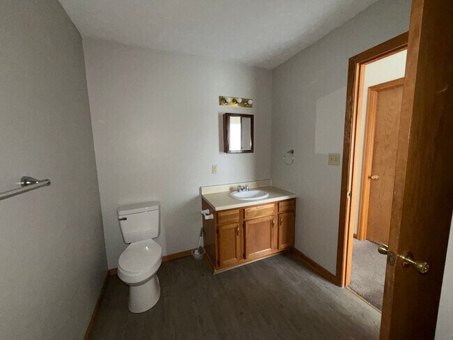 Building Photo - Southwood Dr SW - 782-784