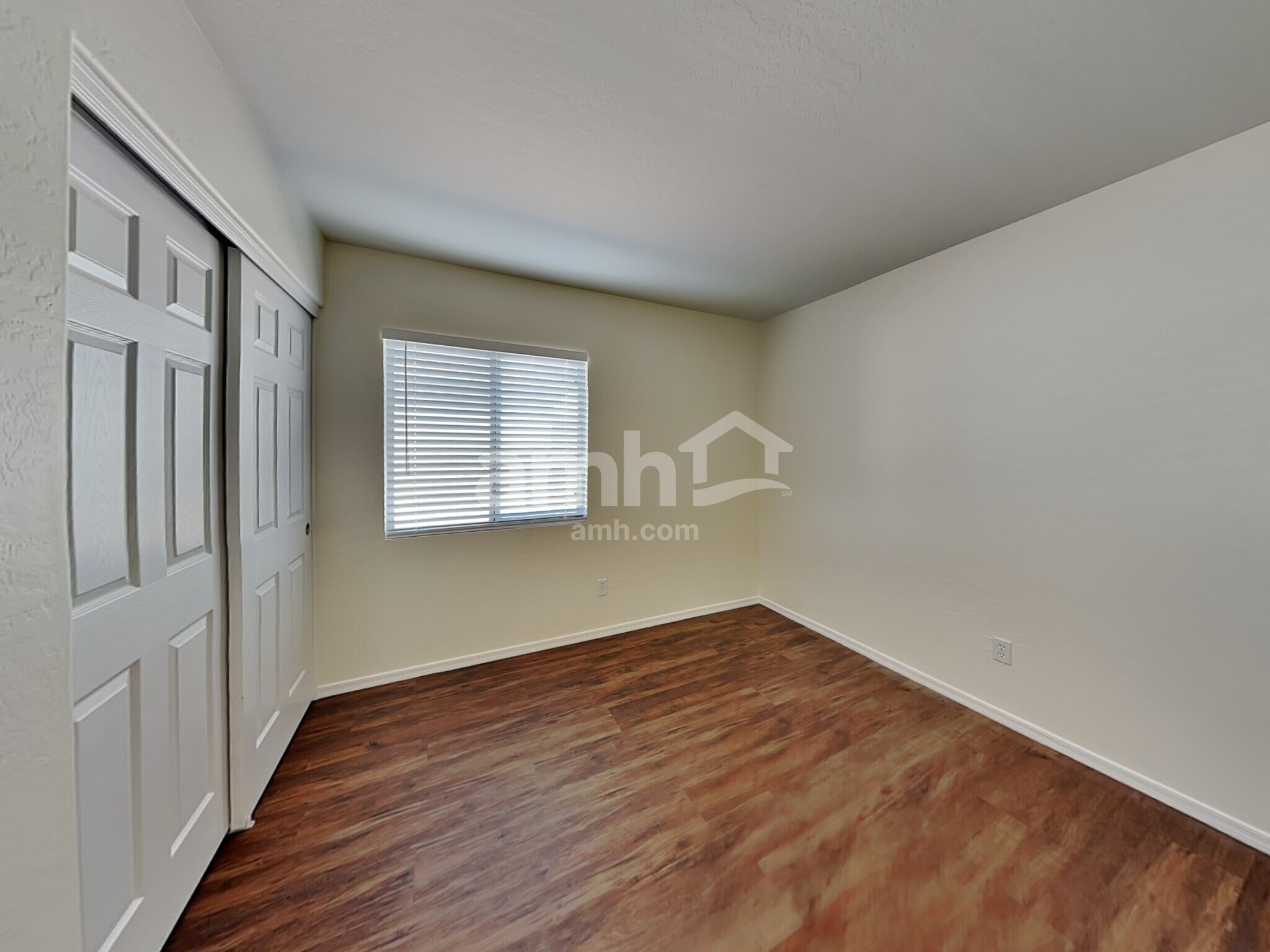 Building Photo - 12215 W Dahlia Dr