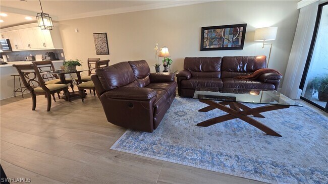 Building Photo - 12945 Vanderbilt Dr