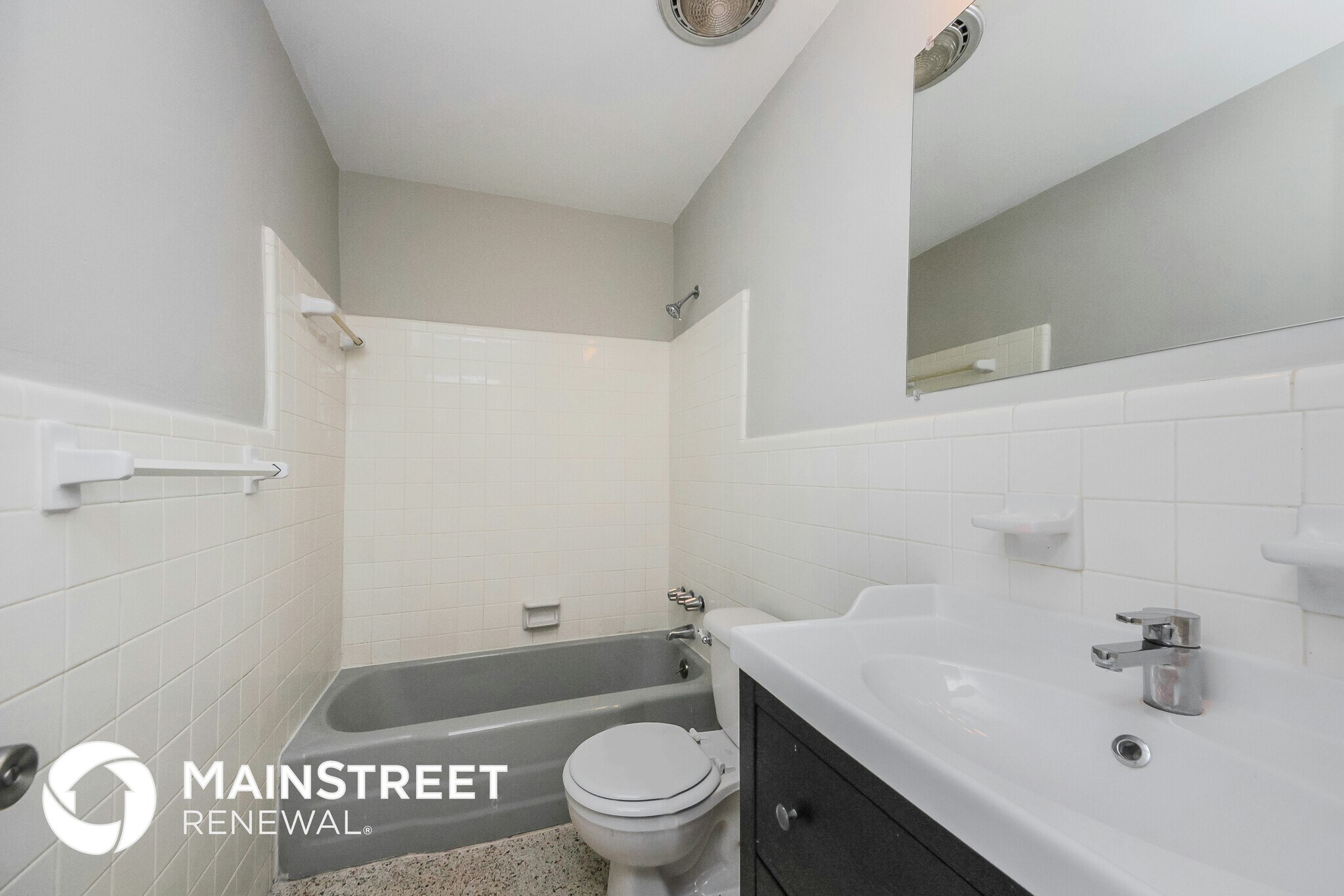 Building Photo - 417 Halsey St