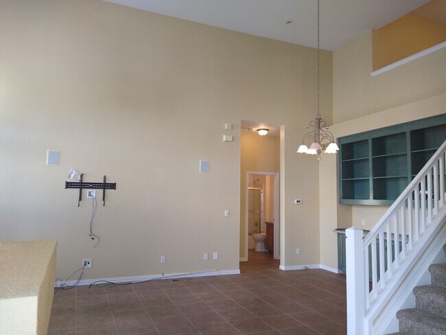 Building Photo - HUGE 3 Bedroom 3 Bath Home in Gated Community