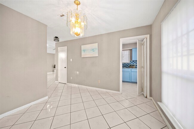 Building Photo - 9526 Langdon Ln