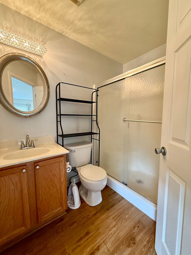 Building Photo - Three Bedroom Condo in Kalamazoo