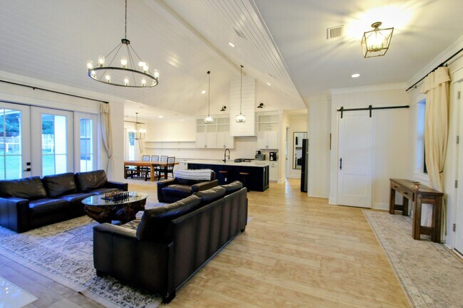 Building Photo - 3116 Pinot Way