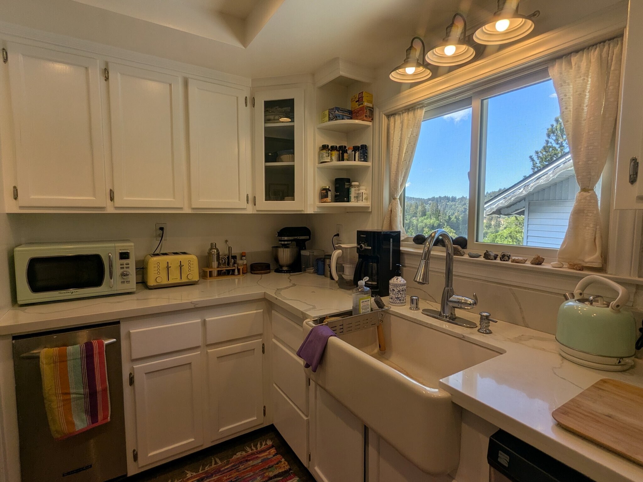 Building Photo - 832 Berne Dr