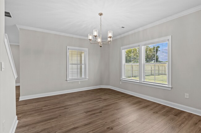Building Photo - 208 Clifton Dr