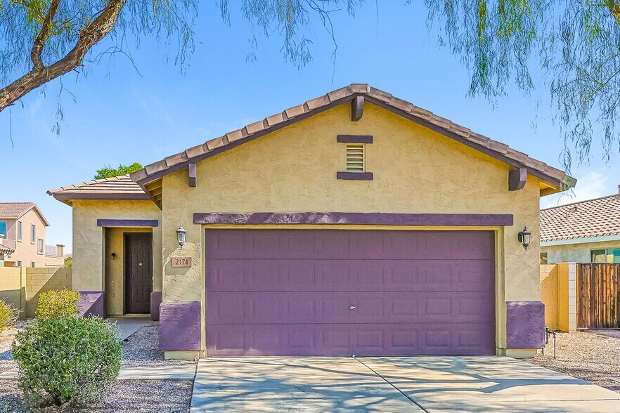 Primary Photo - 2174 W Gold Dust Ave