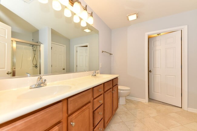 Building Photo - Nice and clean townhome in Colfax