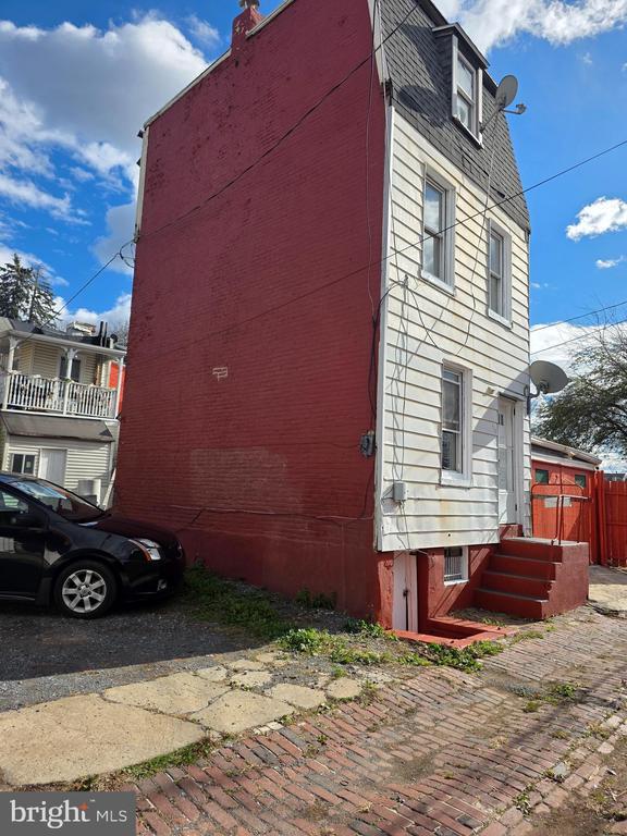 Building Photo - 419 BELL AL