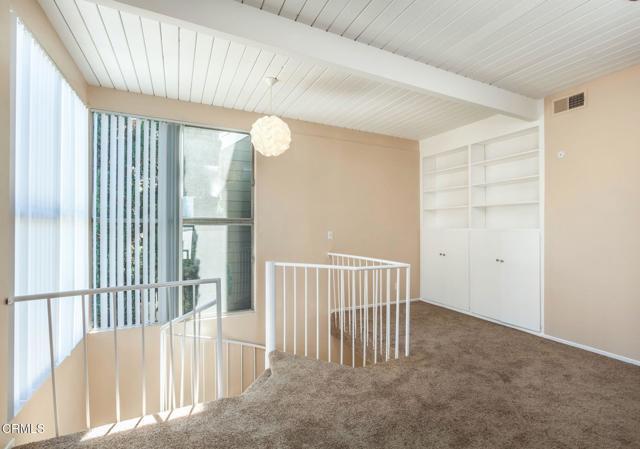 Building Photo - 6827 Pacific View Dr