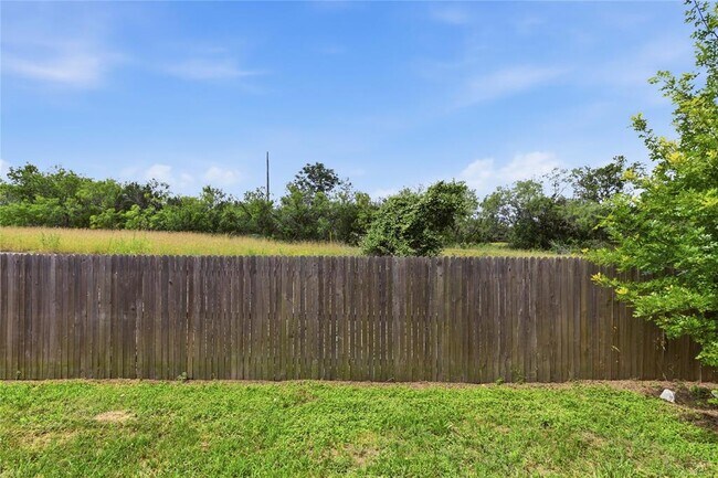 Building Photo - 7121 Ranchito Dr