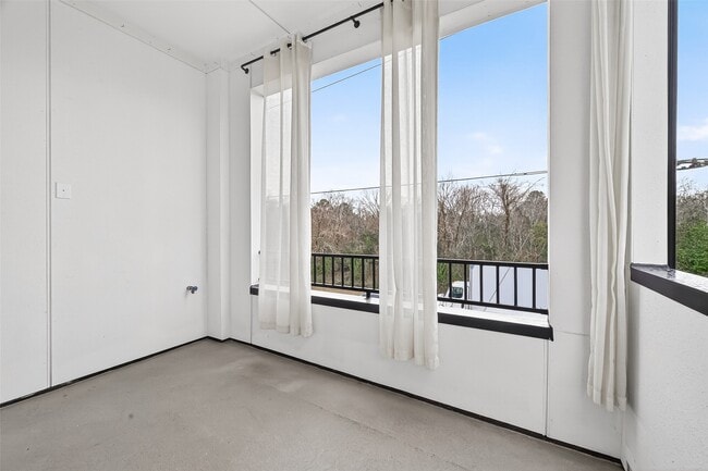 Building Photo - 2712 Grand Fountains Dr