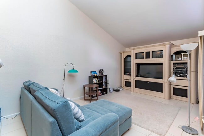 Building Photo - 6166 Via Laguna Ln