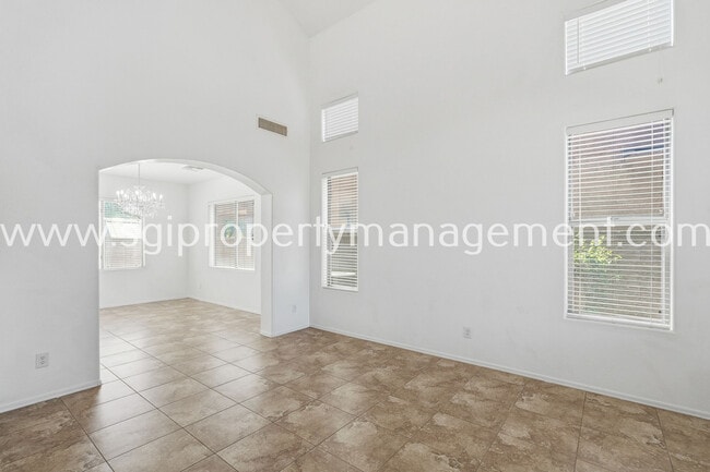 Building Photo - 6827 N 71st Dr