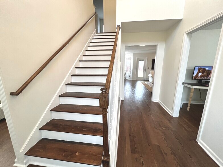 Building Photo - 175 Elkhorn Trl