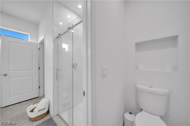 Building Photo - 1064 Calumet Cir