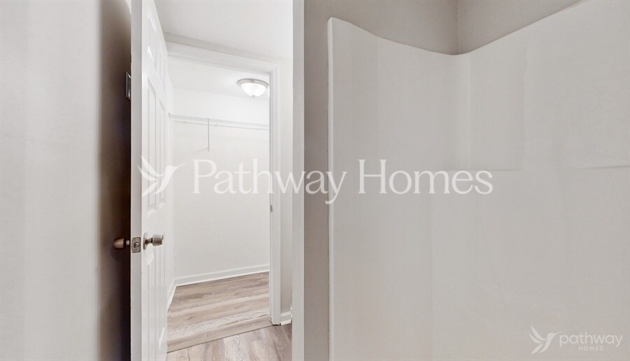 Building Photo - 10891 Knotty Pine Pl