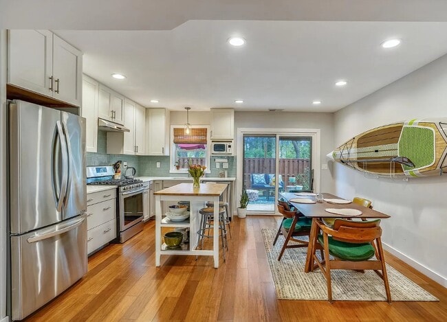 Building Photo - Bethany Court