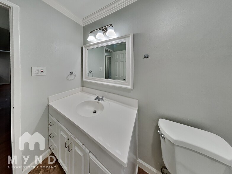Building Photo - 8814 Miami Dr