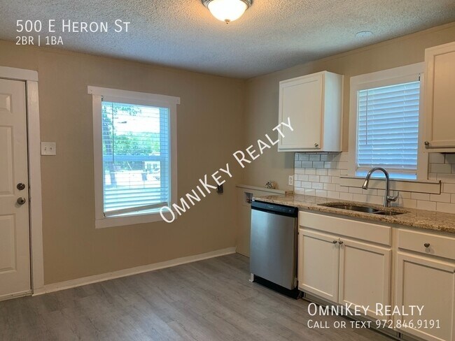 Building Photo - 500 E Heron St