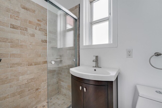 Building Photo - 103 Westover Pl