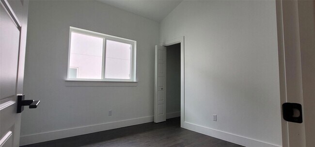 Building Photo - 21208 Portsmouth Cove