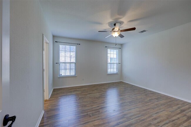 Building Photo - 841 Water Hyacinth Loop