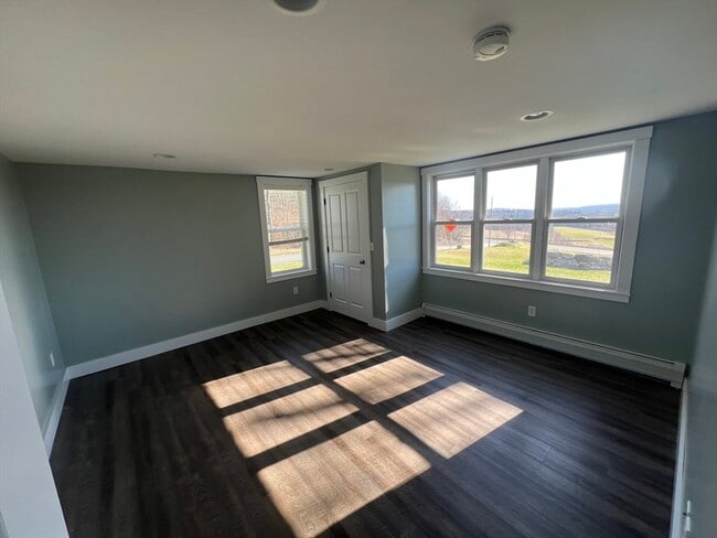 Building Photo - 51 Moore Rd