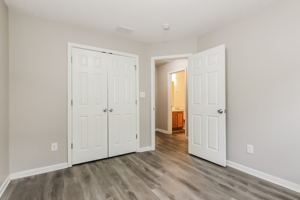 Building Photo - 10990 Knotty Pine Pl