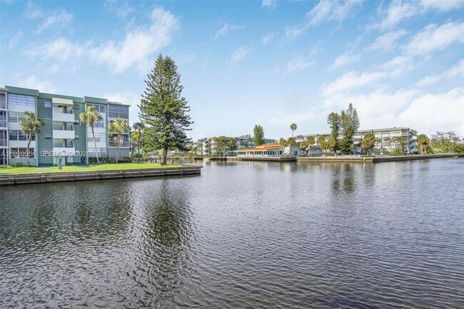 Building Photo - 2775 Taft St