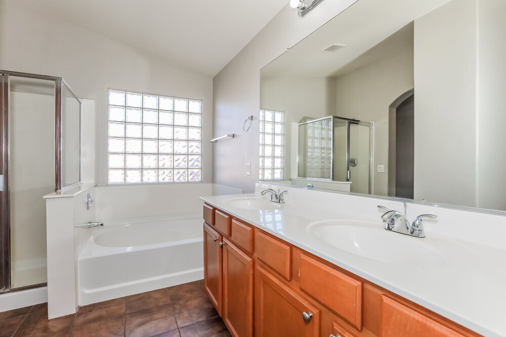 Building Photo - 484 W Gascon Rd