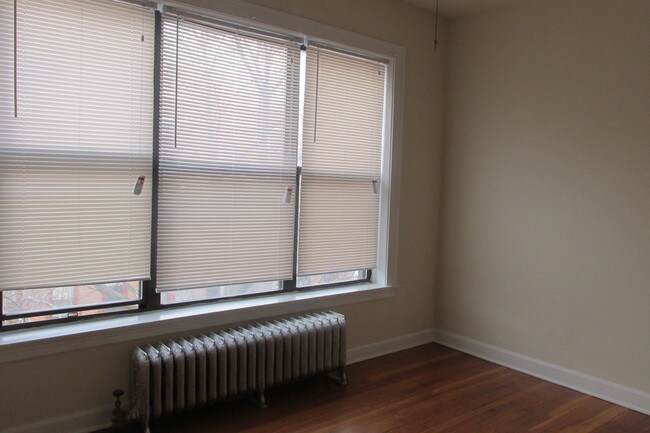 Building Photo - 5401 S Harper Ave