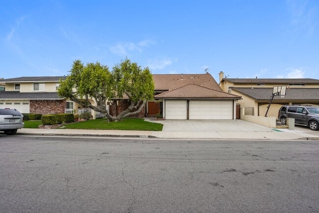 Building Photo - LA PALMA  4BR/2.5BA +FAMILY ROOM  BEST PRICED HOME IN AREA