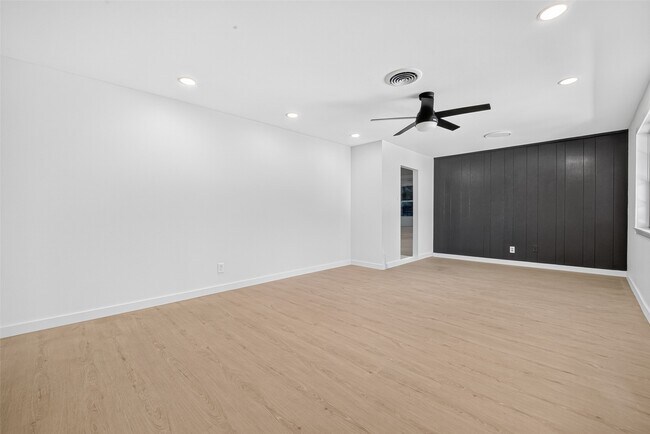 Building Photo - 6131 Birdwood Rd