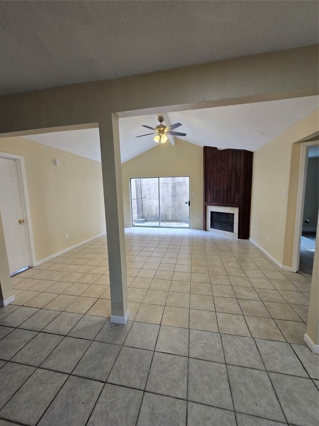 Building Photo - 12329 Ridgeside Dr