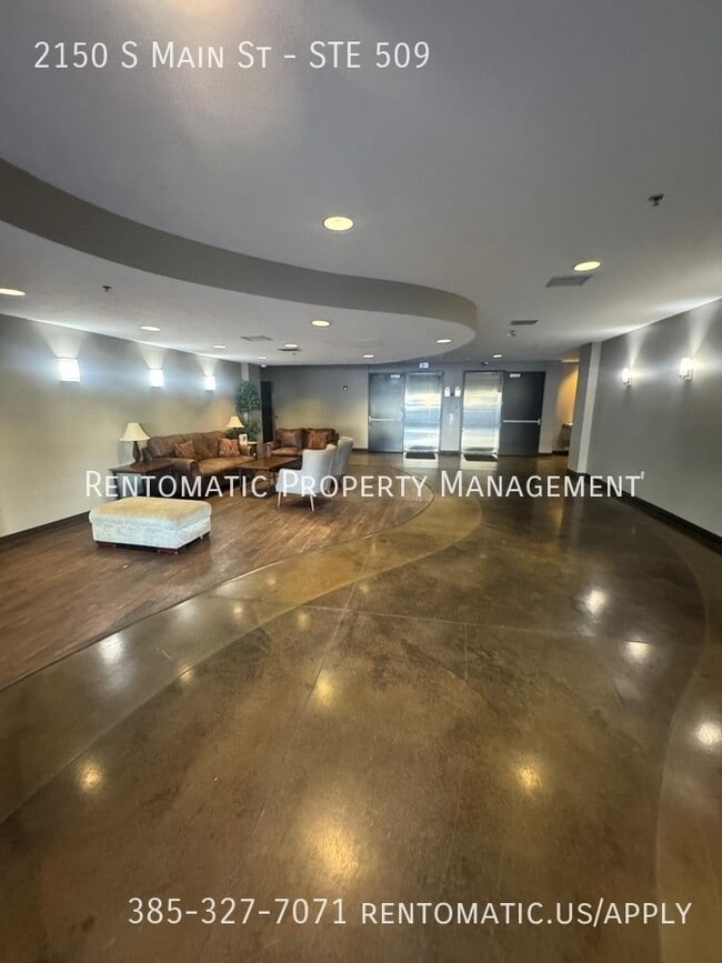 Building Photo - 2150 S Main St