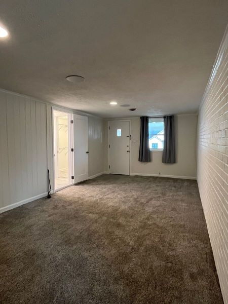 Building Photo - Hollywood Hills Subdivision Mid-Mod Ranch Available Now!