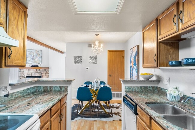 Building Photo - Bright and Spacious 2-Bedroom Condo + Loft...