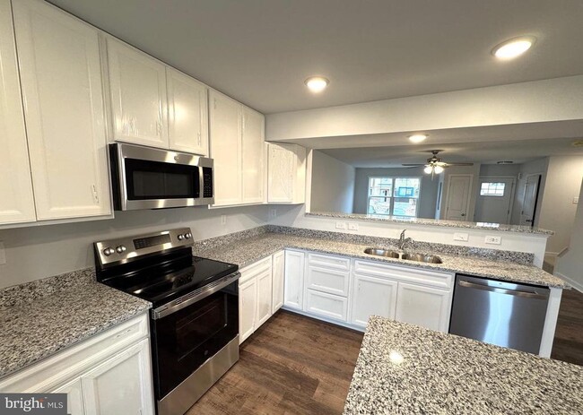 Building Photo - 140 Olga Dr