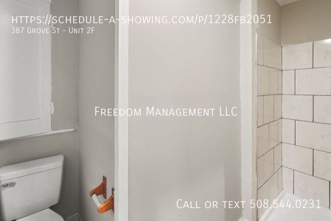 Building Photo - 387 Grove St