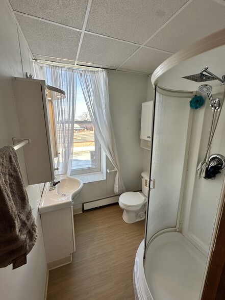 Building Photo - 516 Broadway St S